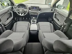 Srebrny (metalik) Używany 2020 Kia Ceed 2 Hatchback | 44 900 zł (Dobra cena)