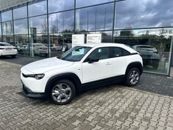 Biały Używany 2022 Mazda MX30 SUV | 87 900 zł (Uczciwa cena)