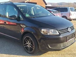 Czarny Używany 2011 VW Touran Minivan | 35 900 zł (Dość drogi)