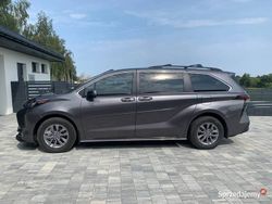 Grafitowy Używany 2024 Toyota Sienna Minivan | 210 000 zł