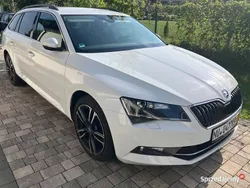 Biały Używany 2016 Skoda Superb Kombi | 54 900 zł (Dobra cena)