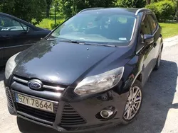 Czarny Używany 2012 Ford Focus Titanium Kombi | 11 500 zł