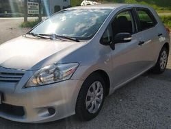Srebrny Używany 2011 Toyota Auris Hatchback | 19 900 zł (Uczciwa cena)