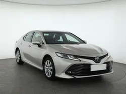 Beżowy Używany 2020 Toyota Camry Sedan/Limuzyna | 98 499 zł (Uczciwa cena)