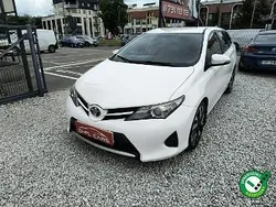 Biały (metalik) Używany 2015 Toyota Auris Kombi | 29 900 zł (Dobra cena)