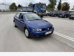 Niebieski Używany 2000 Seat Leon Hatchback | 3350 zł (Dobra cena)