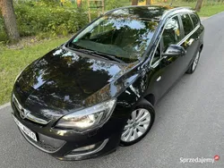 Czarny Używany 2013 Opel Astra Cosmo Kombi | 23 900 zł (Dobra cena)