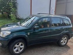 Zielony Używany 2004 Toyota RAV4 | 12 500 zł (Uczciwa cena)