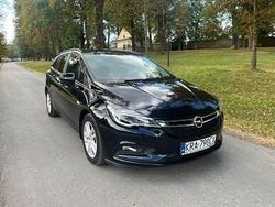 Czarny Używany 2018 Opel Astra Kombi | 32 900 zł (Uczciwa cena)