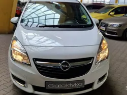 Biały Używany 2015 Opel Meriva Minivan | 33 600 zł (Uczciwa cena)