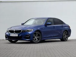 Portimao blue metallic metalizowany Używany 2022 BMW 320 Shadowline Sedan/Limuzyna | 157 900 zł (Uczciwa cena)