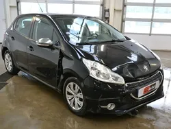 Czarny Używany 2013 Peugeot 208 Hatchback | 8200 zł