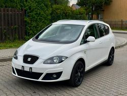 Biały Używany 2012 Seat Altea XL Minivan | 25 000 zł (Uczciwa cena)