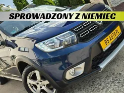 Niebieski ciemny (metalik) Używany 2017 Dacia Sandero Stepway Hatchback | 29 900 zł (Dość drogi)
