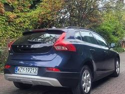 Niebieski Używany 2014 Volvo V40 CC Kombi | 30 800 zł (Dobra cena)