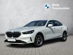 Biel mineralna metalizowany Używany 2024 BMW 520 Comfort Edition Sedan/Limuzyna | 209 900 zł