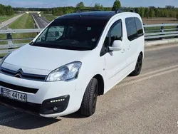 Biały Używany 2016 Citroën Berlingo Minivan | 37 999 zł (Uczciwa cena)