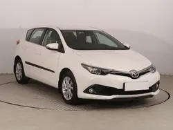 Biały Używany 2018 Toyota Auris Hatchback | 59 999 zł (Uczciwa cena)