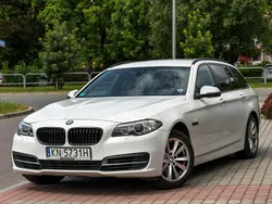 Biały (metalik, perła) Używany 2014 BMW 520 Kombi | 48 900 zł (Super Cena)