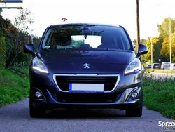 Czarny Używany 2012 Peugeot 5008 Minivan | 35 000 zł (Dość drogi)