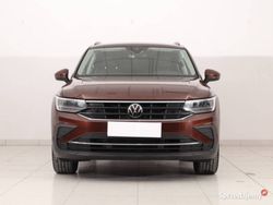 Bordowy Używany 2021 VW Tiguan SUV | 87 999 zł (Dobra cena)