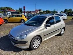 Srebrny Używany 2004 Peugeot 206 Hatchback | 6200 zł