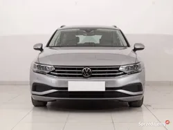 Srebrny Używany 2021 VW Passat Kombi | 68 499 zł (Dobra cena)
