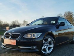Czarny Używany 2011 BMW 320 Coupe | 31 900 zł (Uczciwa cena)