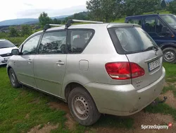 Srebrny Używany 2004 Toyota Avensis Verso Minivan | 2500 zł
