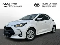 Biały Używany 2023 Toyota Yaris Hybrid Comfort Hatchback | 79 900 zł (Dobra cena)