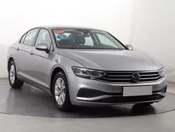 Srebrny Używany 2020 VW Passat Sedan/Limuzyna | 59 999 zł (Dobra cena)