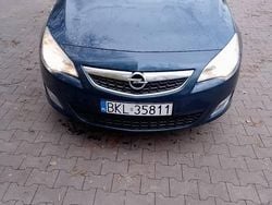 Niebieski Używany 2011 Opel Astra Kombi | 15 000 zł (Dość drogi)