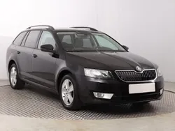 Czarny Używany 2015 Skoda Octavia Kombi | 45 499 zł (Uczciwa cena)