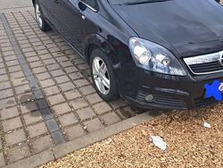 Czarny Używany 2006 Opel Zafira Minivan | 4300 zł