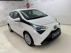 Biały Używany 2019 Toyota Aygo X-play Hatchback | 39 900 zł (Uczciwa cena)