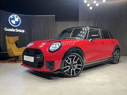 Chili red ii Używany 2024 Mini Cooper Hatchback | 149 900 zł