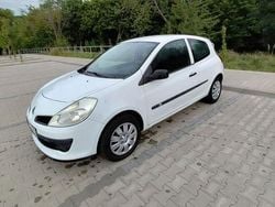 Biały Używany 2008 Renault Clio II Hatchback | 4999 zł