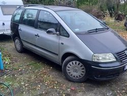 Czarny Używany 2005 VW Sharan Minivan | 9900 zł (Uczciwa cena)