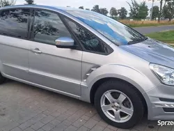 Srebrny Używany 2014 Ford S-MAX S Minivan | 41 900 zł