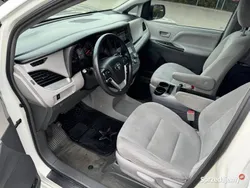 Biały Używany 2017 Toyota Sienna Minivan | 53 000 zł