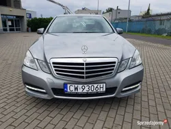 Szary Używany 2012 Mercedes E250 Avantgarde Sedan/Limuzyna | 52 900 zł