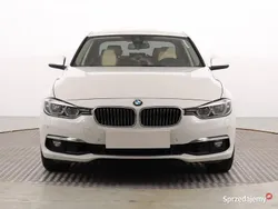 Biały Używany 2016 BMW 318 Sedan/Limuzyna | 61 999 zł (Uczciwa cena)