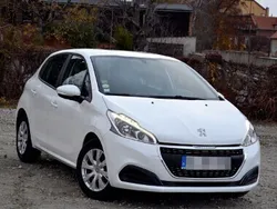 Inny kolor Używany 2018 Peugeot 208 Hatchback | 29 900 zł (Uczciwa cena)