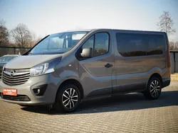 Szary Używany 2015 Opel Vivaro Van | 65 900 zł (Uczciwa cena)