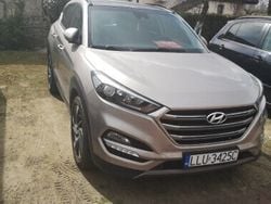 Złoty Używany 2016 Hyundai Tucson SUV | 64 000 zł (Dość drogi)