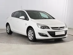 Biały Używany 2013 Opel Astra Hatchback | 18 999 zł (Dobra cena)