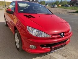 Czerwony Używany 2003 Peugeot 206 CC Kabriolet | 7900 zł
