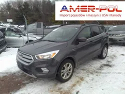 Szary Używany 2018 Ford Escape SUV | 62 000 zł
