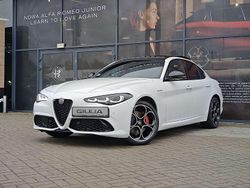 Lakier pastelowy biały alfa white Nowe 2025 Alfa Romeo Giulia Veloce Sedan/Limuzyna | 232 900 zł (Dość drogi)