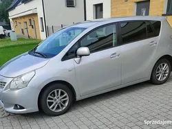 Srebrny Używany 2009 Toyota Verso Minivan | 19 900 zł (Dobra cena)